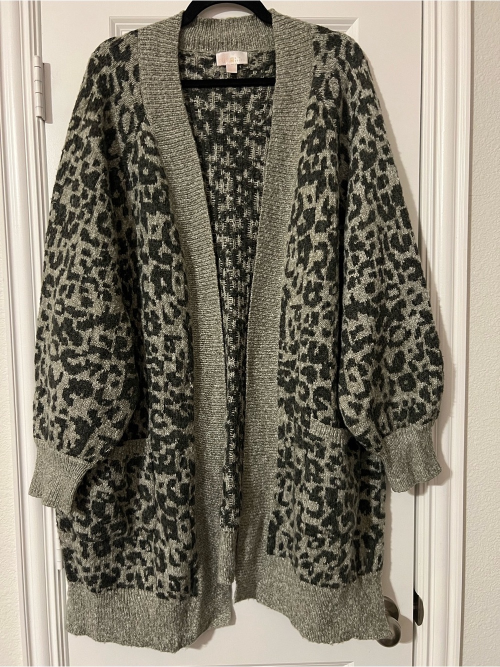 Cozy Leopard Open-Front Cardigan Sweater - Gray